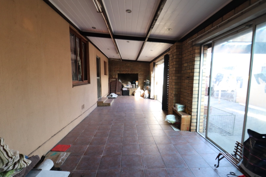 5 Bedroom Property for Sale in Churchill Estate Western Cape